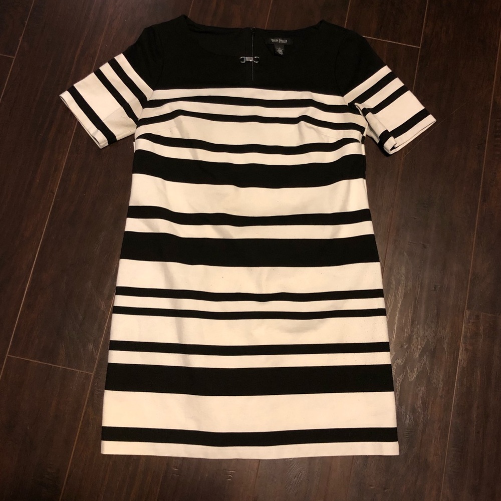 WHITE HOUSE BLACK MARKET SHIFT DRESS
